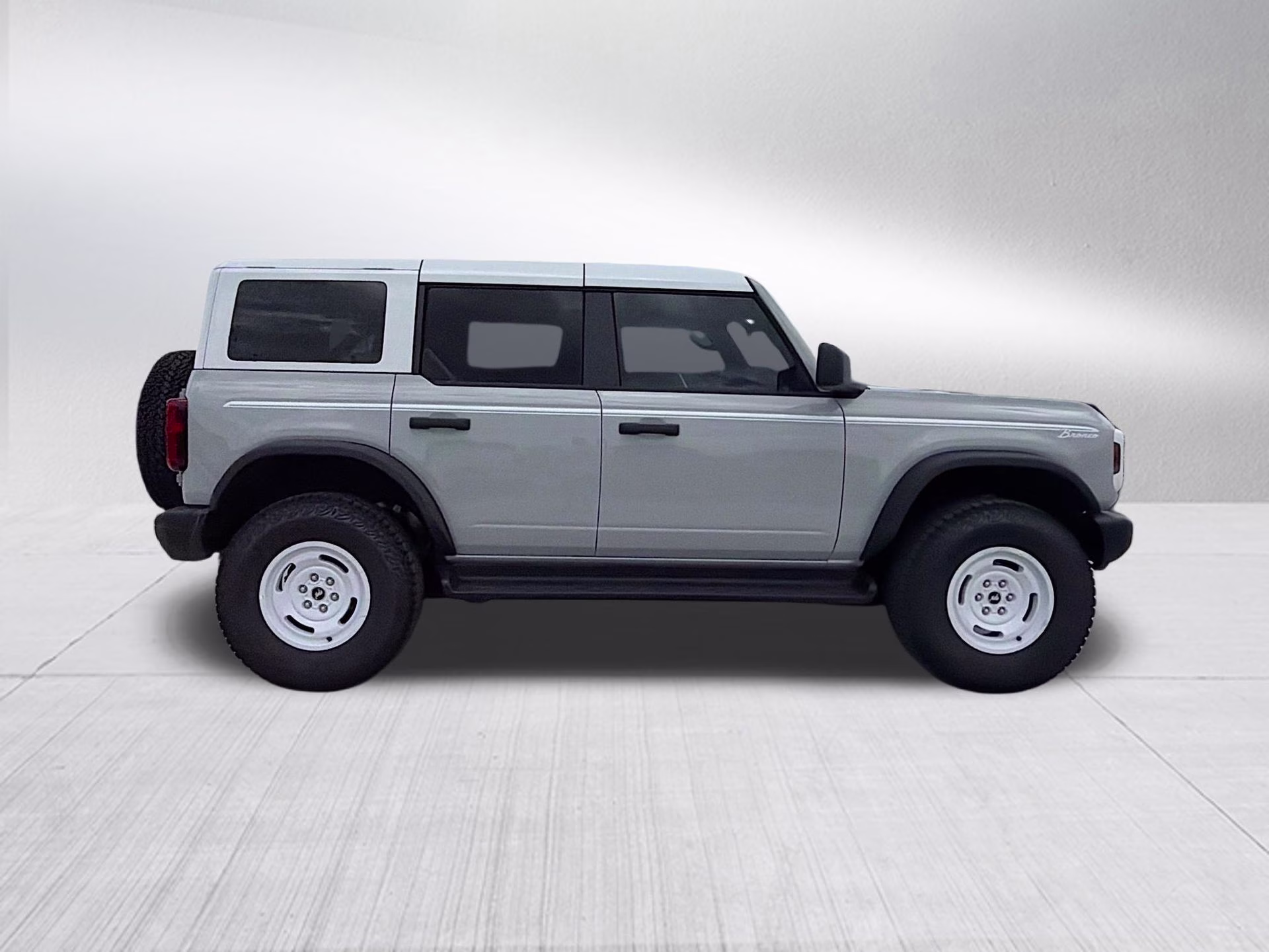 2026 Avalanche Gray Ford Bronco Heritage Edition 4X4 SUV