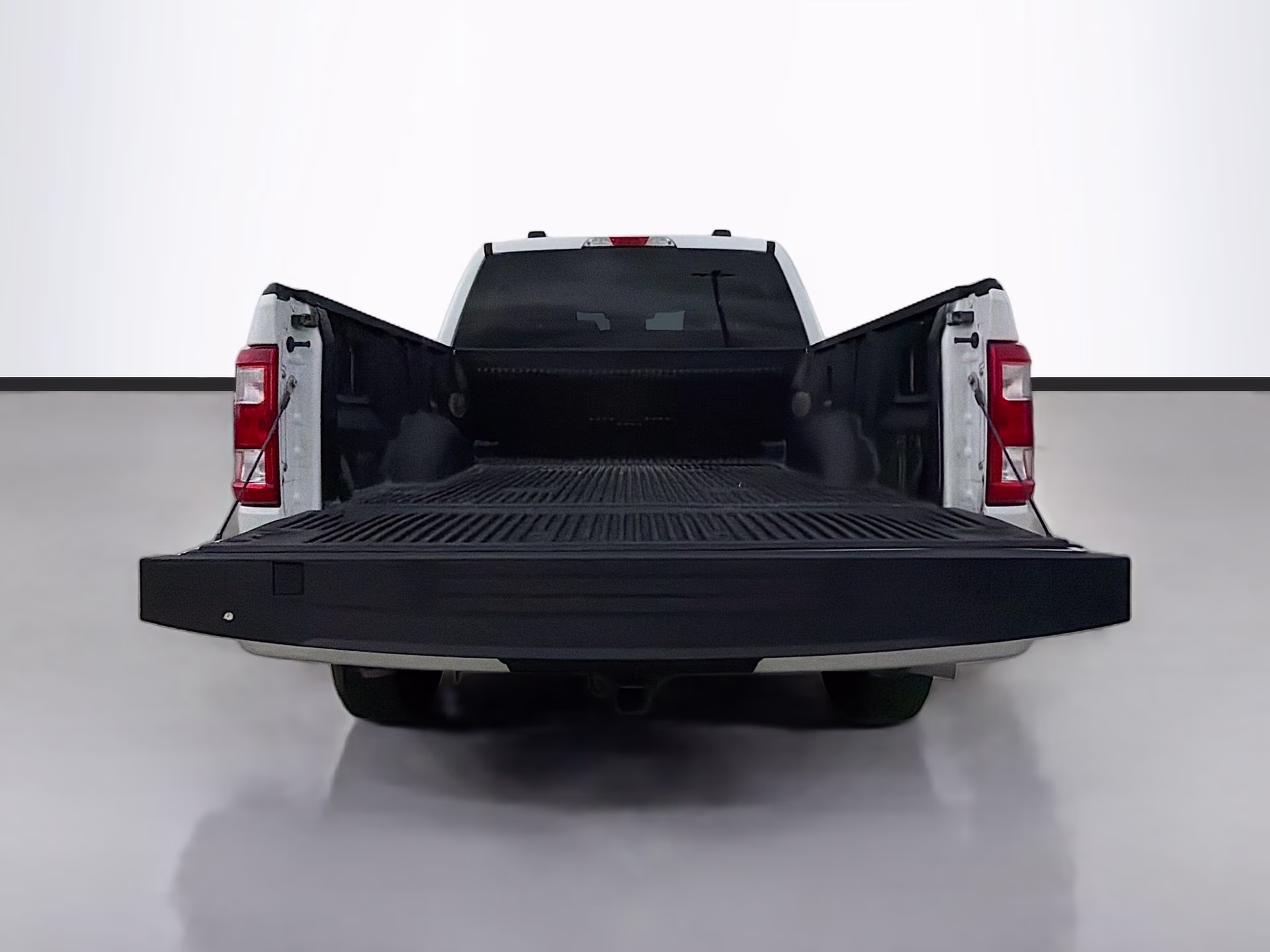 2021 Oxford White Ford F-150 XL 4X4 Truck