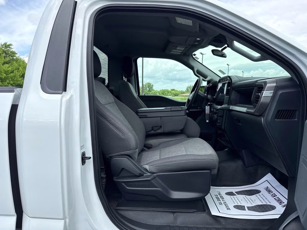 2024 White Ford F-150 XL 4X4 Truck