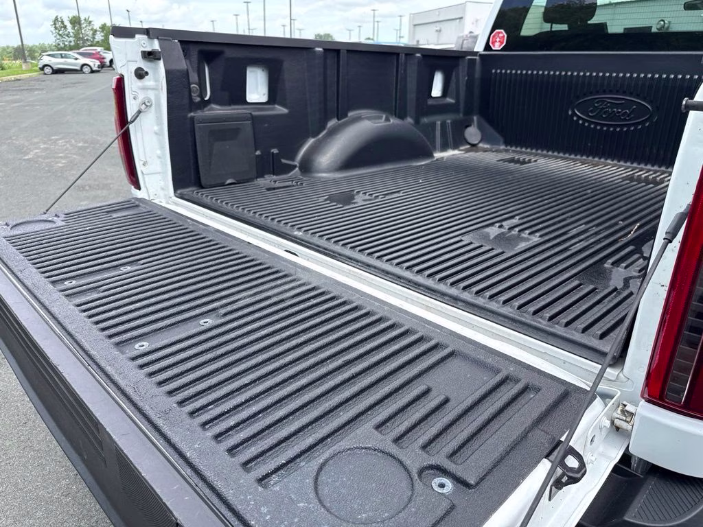 2024 White Ford F-150 XL 4X4 Truck