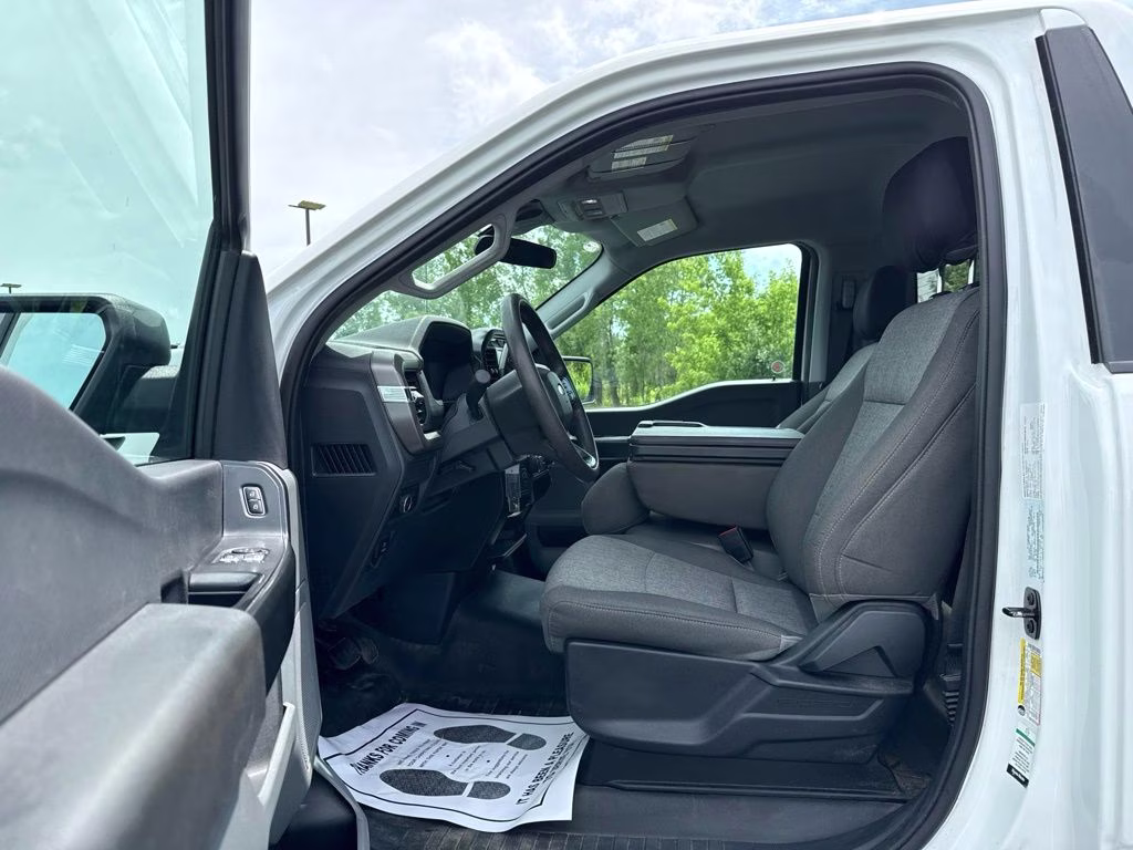 2024 White Ford F-150 XL 4X4 Truck