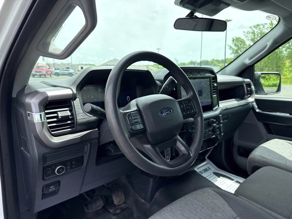 2024 White Ford F-150 XL 4X4 Truck