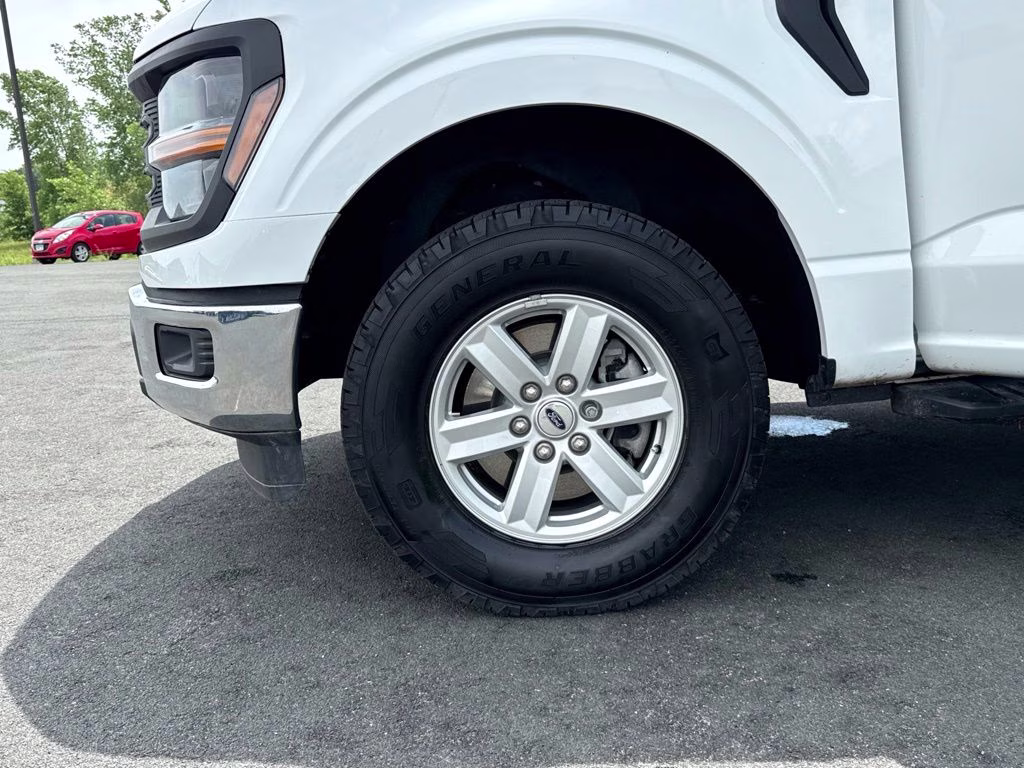 2024 White Ford F-150 XL 4X4 Truck