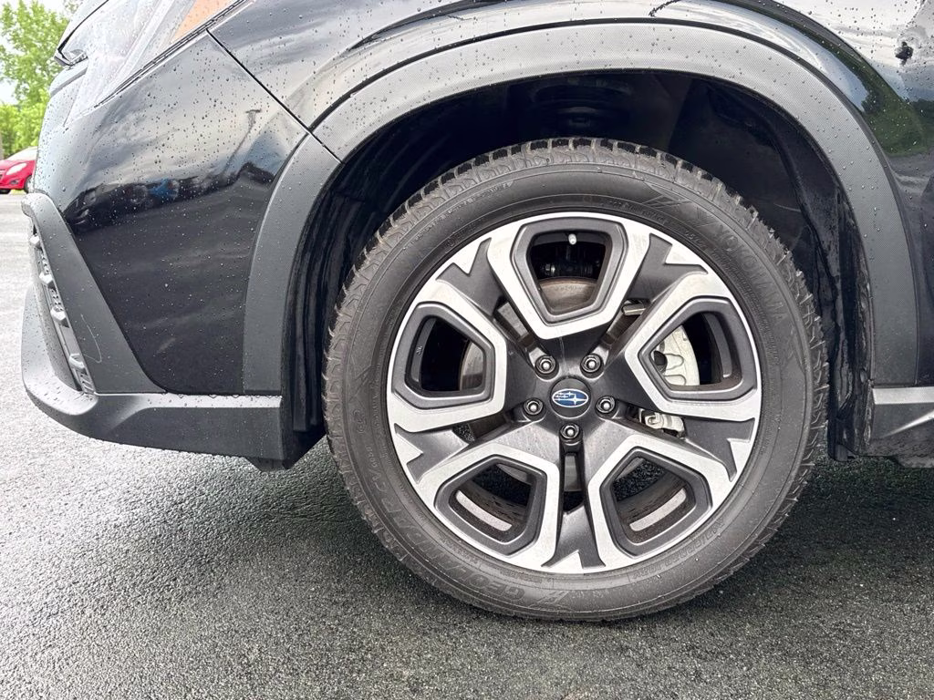 2023 Crystal Black Silica Subaru Ascent Limited AWD SUV