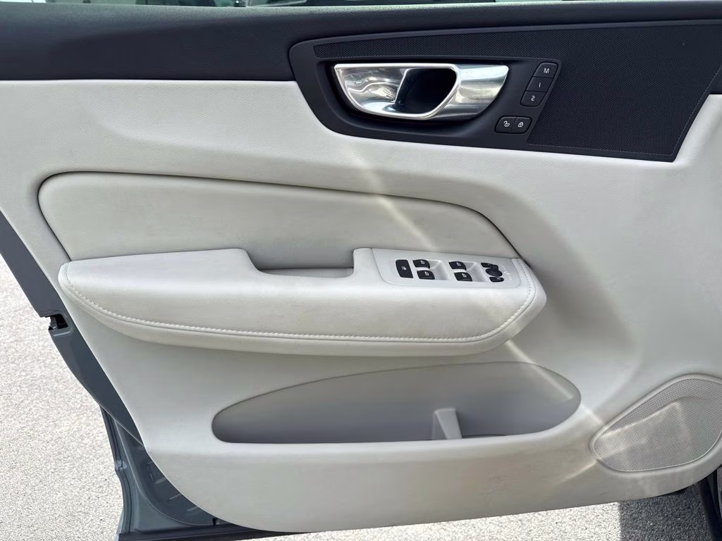 2023 Gray Volvo XC60 B5 Core AWD SUV