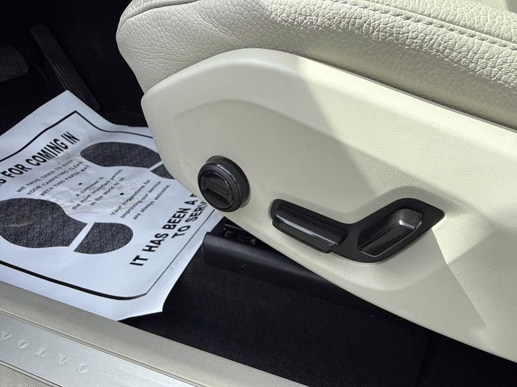 2023 Gray Volvo XC60 B5 Core AWD SUV