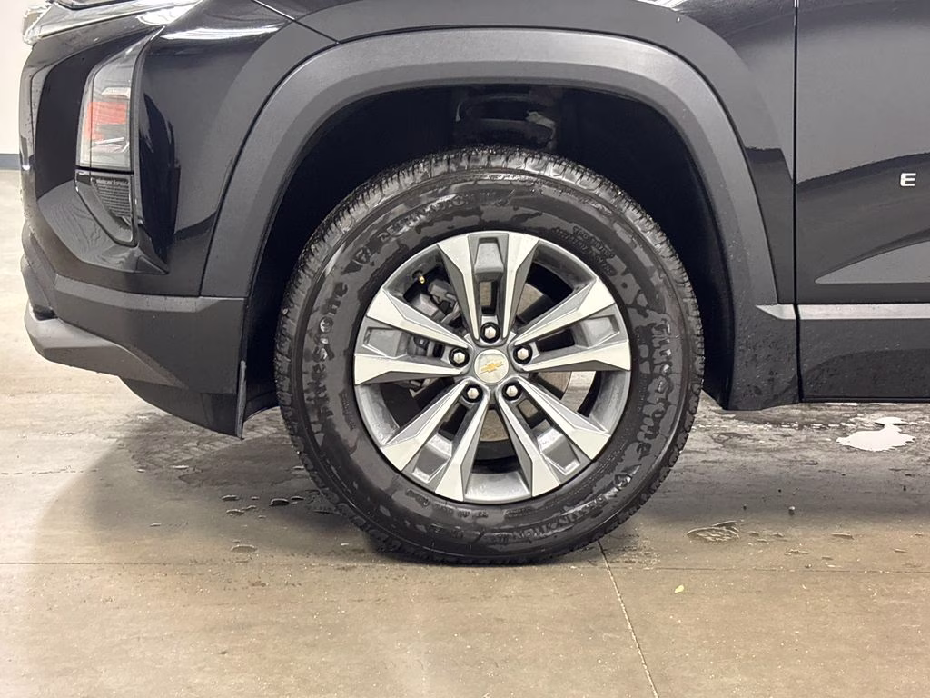 2026 Mosaic Black Metallic Chevrolet Equinox LT FWD SUV
