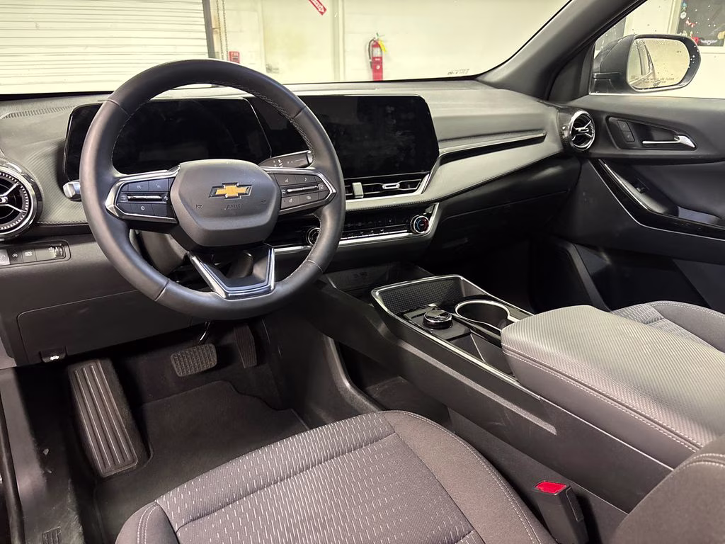 2026 Mosaic Black Metallic Chevrolet Equinox LT FWD SUV