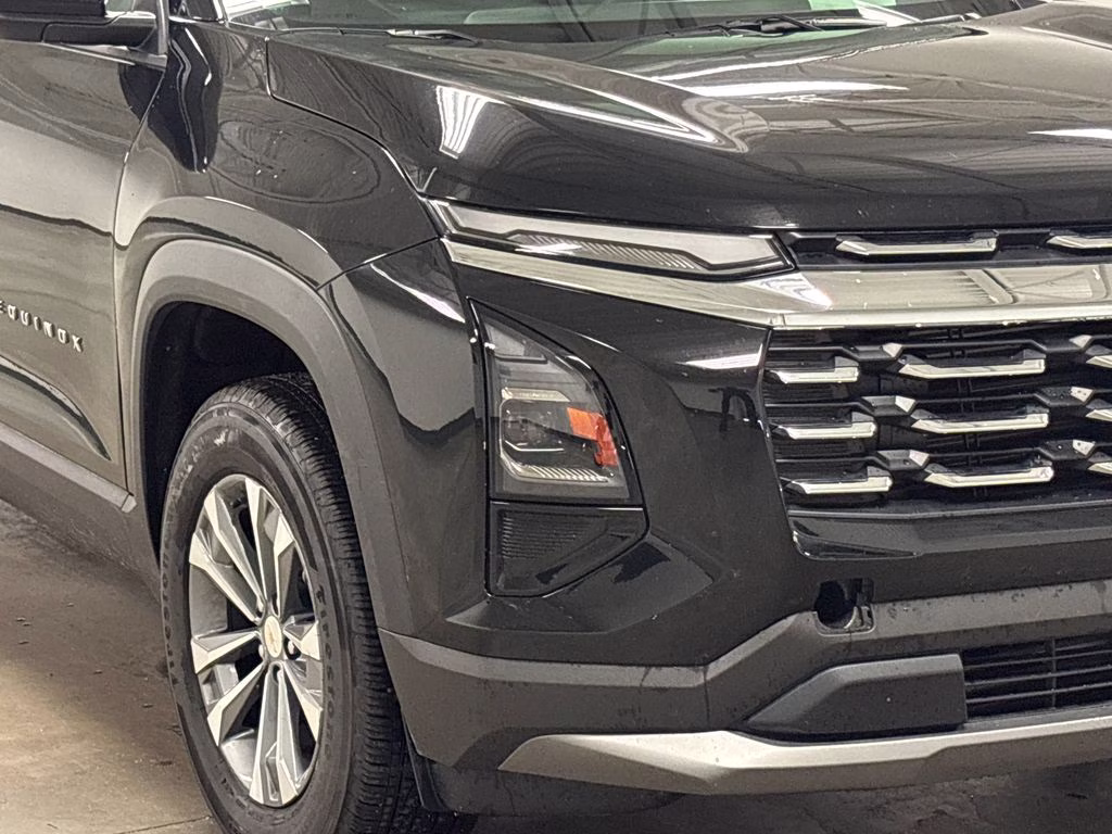 2026 Mosaic Black Metallic Chevrolet Equinox LT FWD SUV