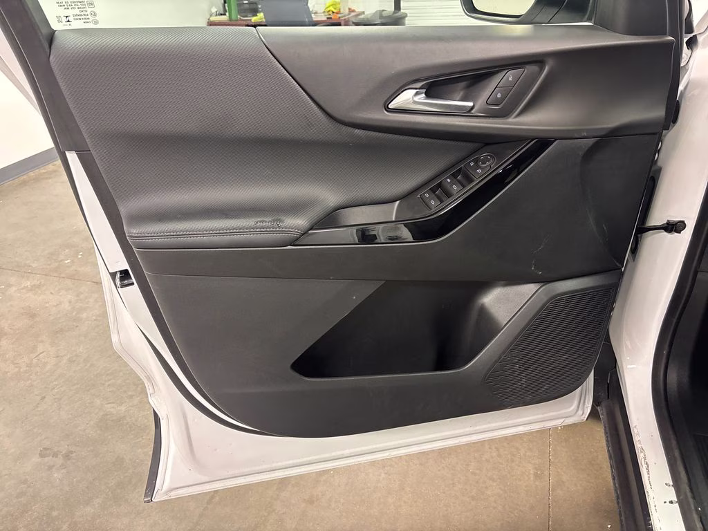 2026 Summit White Chevrolet Equinox LT FWD SUV