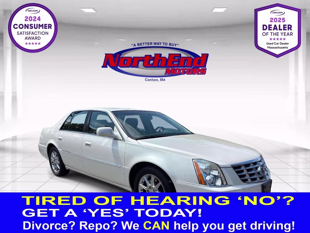 2011 White Diamond Clearcoat Cadillac DTS Luxury FWD Sedan