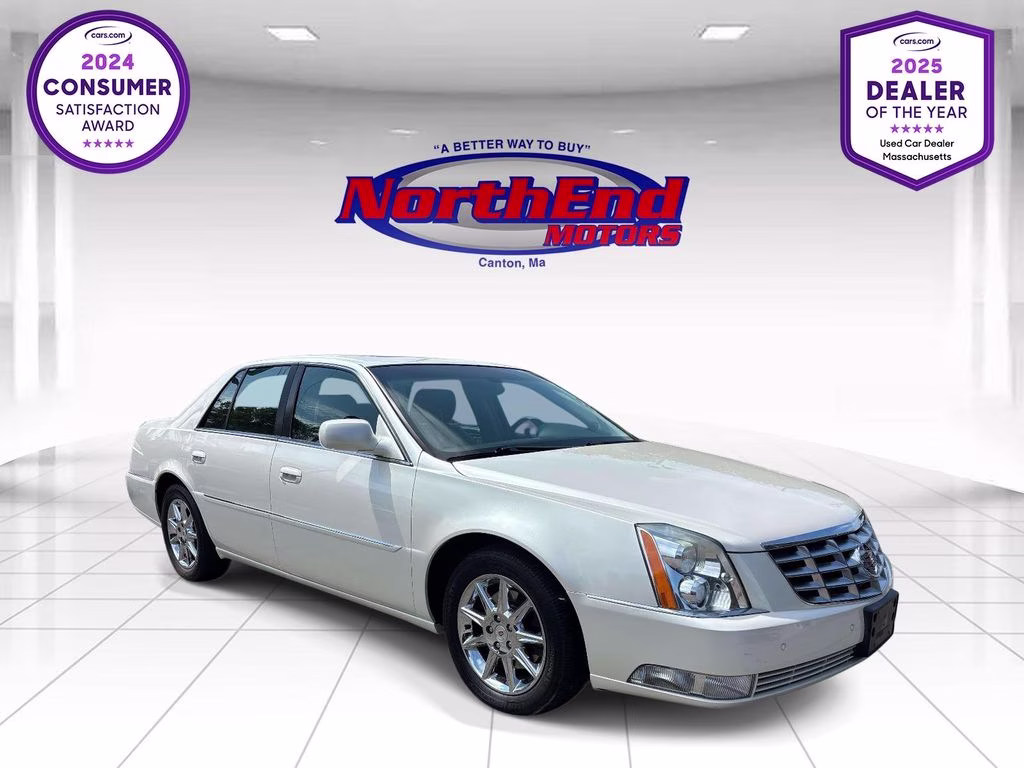 2011 White Diamond Clearcoat Cadillac DTS Luxury FWD Sedan