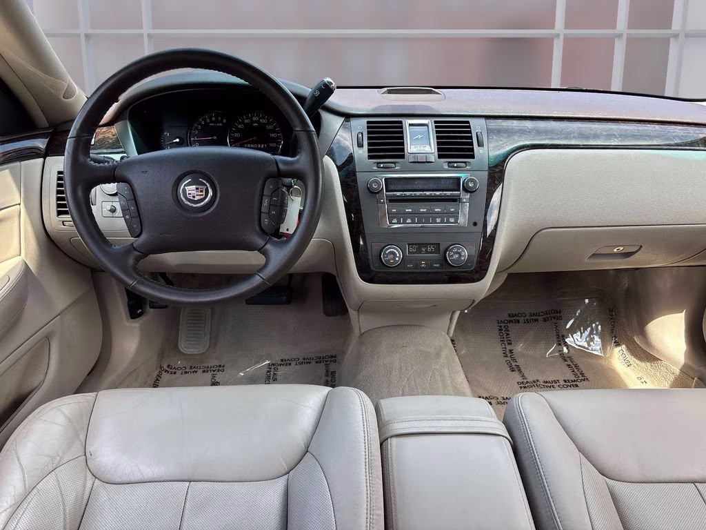 2011 White Diamond Clearcoat Cadillac DTS Luxury FWD Sedan
