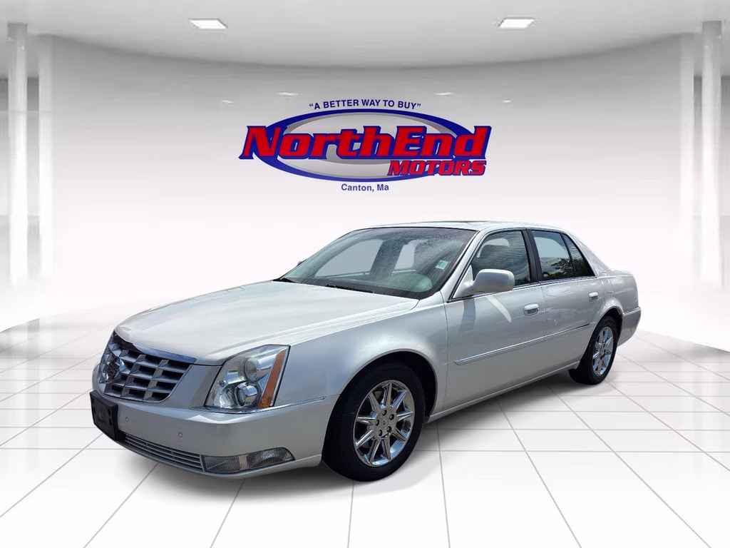 2011 White Diamond Clearcoat Cadillac DTS Luxury FWD Sedan