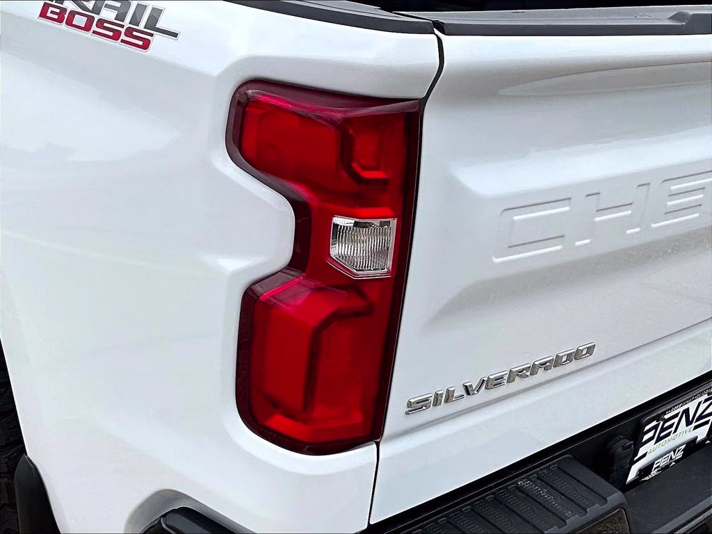 2019 Summit White Chevrolet Silverado 1500 LT Trail Boss 4X4 Truck