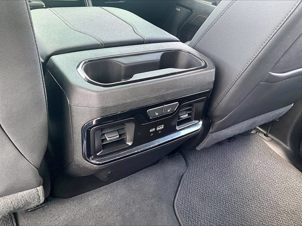 2023 Summit White GMC Sierra 1500 AT4 4X4 Truck