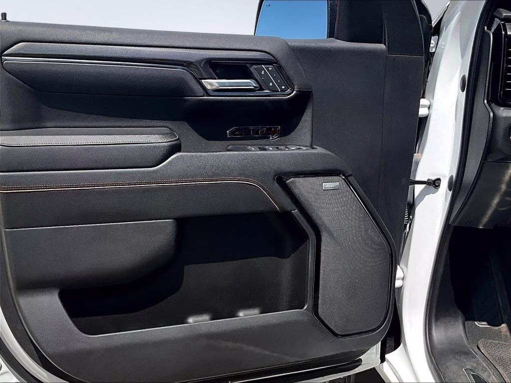 2023 Summit White GMC Sierra 1500 AT4 4X4 Truck