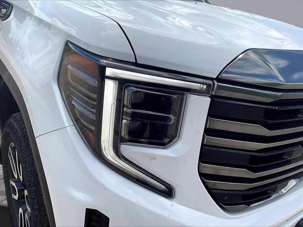 2023 Summit White GMC Sierra 1500 AT4 4X4 Truck