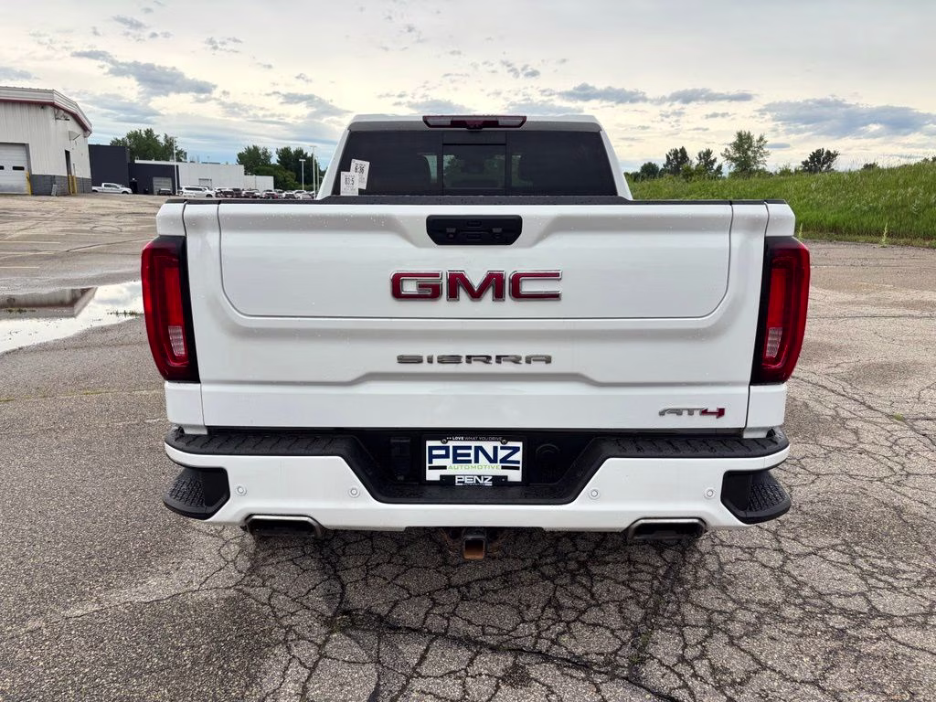 2023 Summit White GMC Sierra 1500 AT4 4X4 Truck