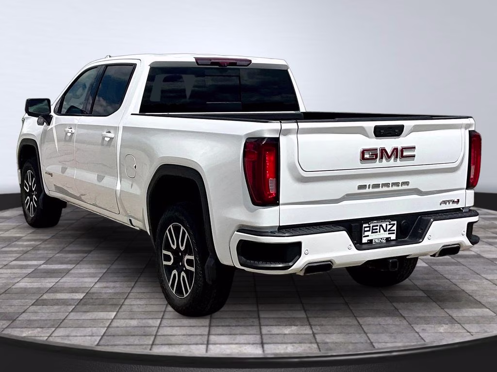 2023 Summit White GMC Sierra 1500 AT4 4X4 Truck