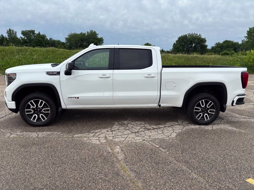 2023 Summit White GMC Sierra 1500 AT4 4X4 Truck