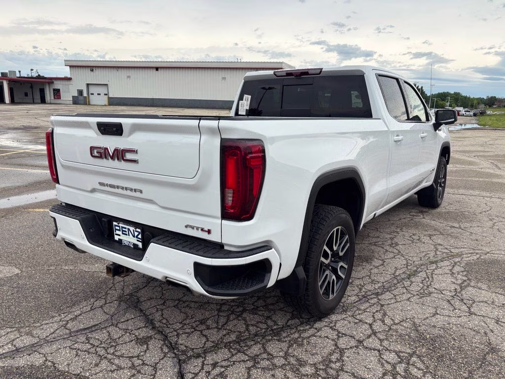2023 Summit White GMC Sierra 1500 AT4 4X4 Truck