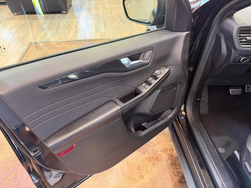 2024 Ford Escape ST-Line Sport Utility 4D AWD
