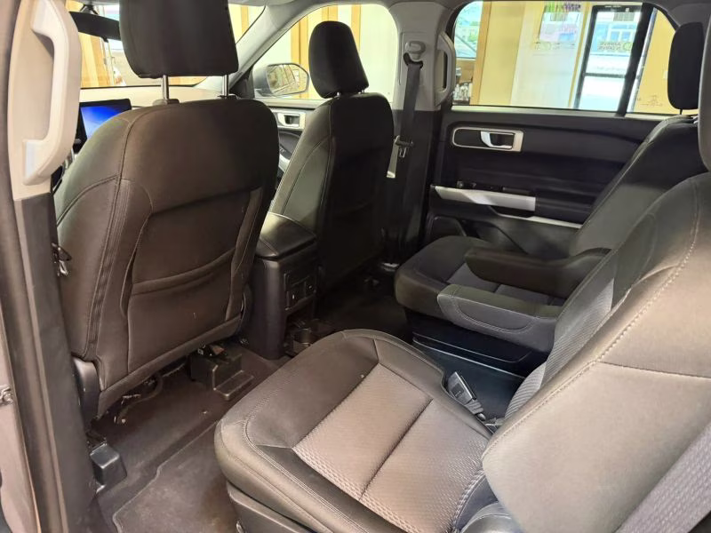 2024 Ford Explorer XLT Sport Utility 4D 4X4