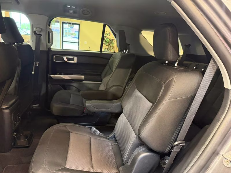 2024 Ford Explorer XLT Sport Utility 4D 4X4