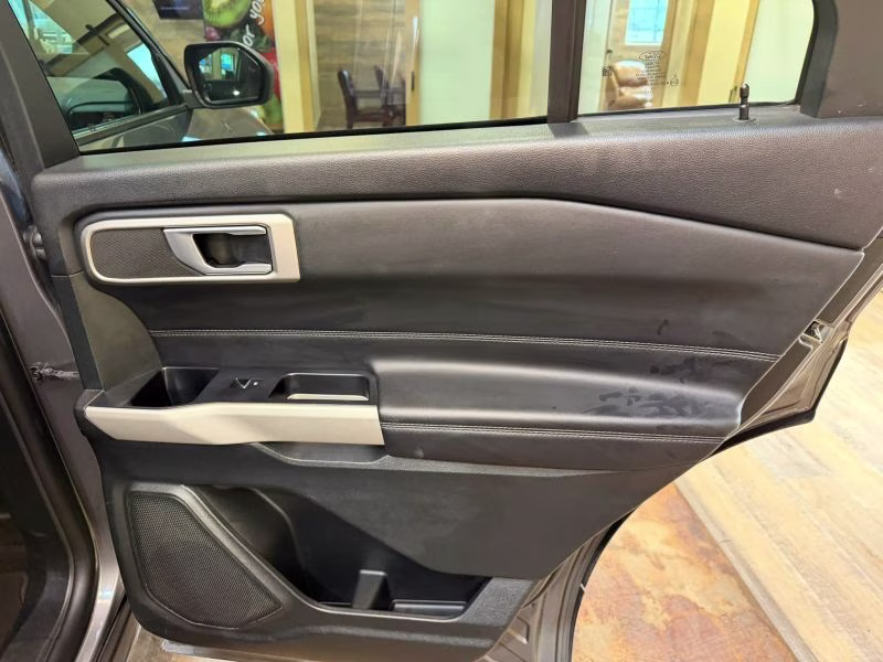 2024 Ford Explorer XLT Sport Utility 4D 4X4
