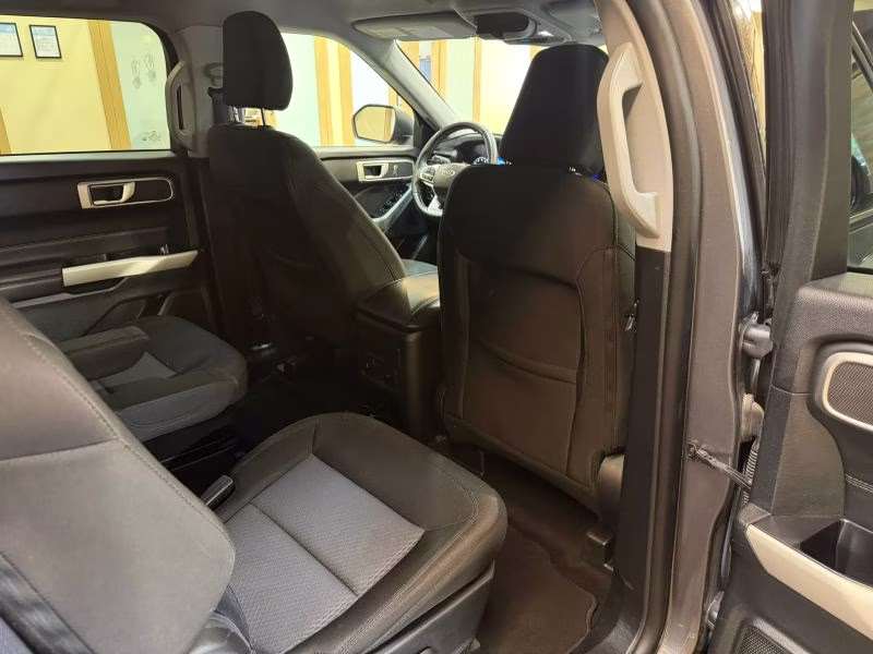 2024 Ford Explorer XLT Sport Utility 4D 4X4