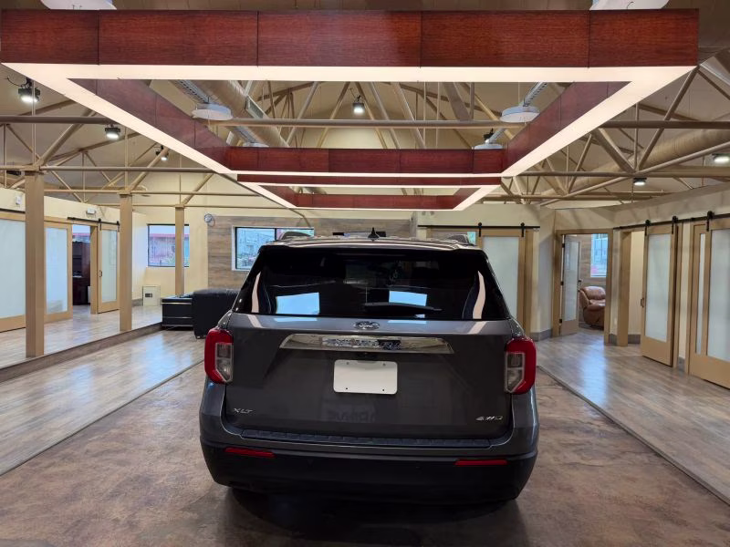2024 Ford Explorer XLT Sport Utility 4D 4X4