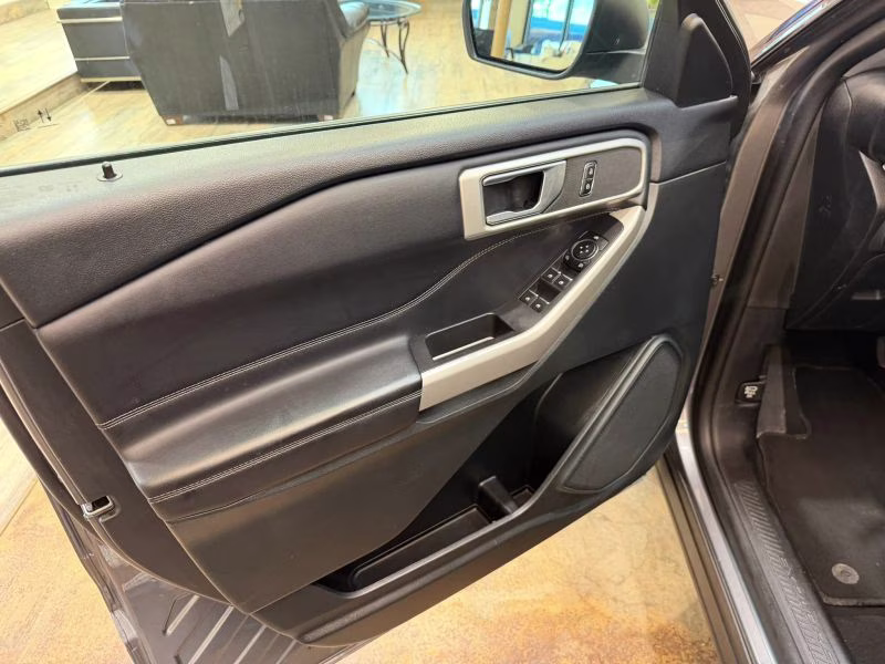 2024 Ford Explorer XLT Sport Utility 4D 4X4