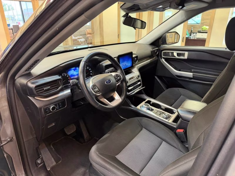 2024 Ford Explorer XLT Sport Utility 4D 4X4