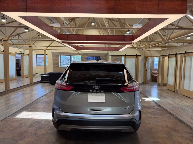 2024 Ford Edge SEL Sport Utility 4D AWD