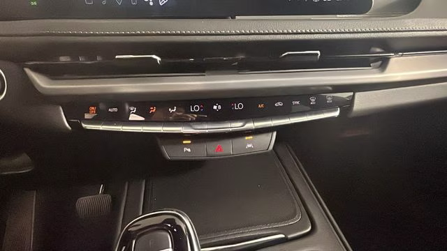 2024 Argent Silver Metallic Cadillac XT4 Premium Luxury AWD SUV