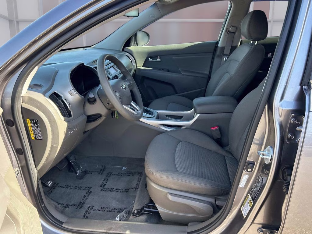 2016 Mineral Silver Kia Sportage LX AWD SUV