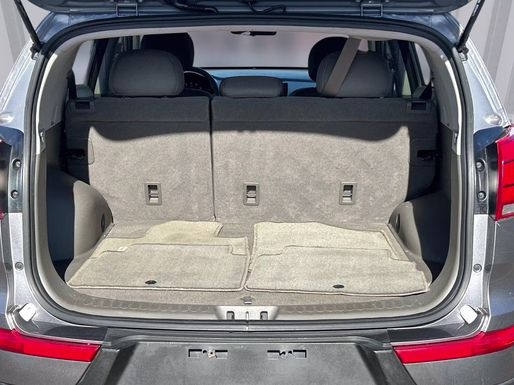 2016 Mineral Silver Kia Sportage LX AWD SUV