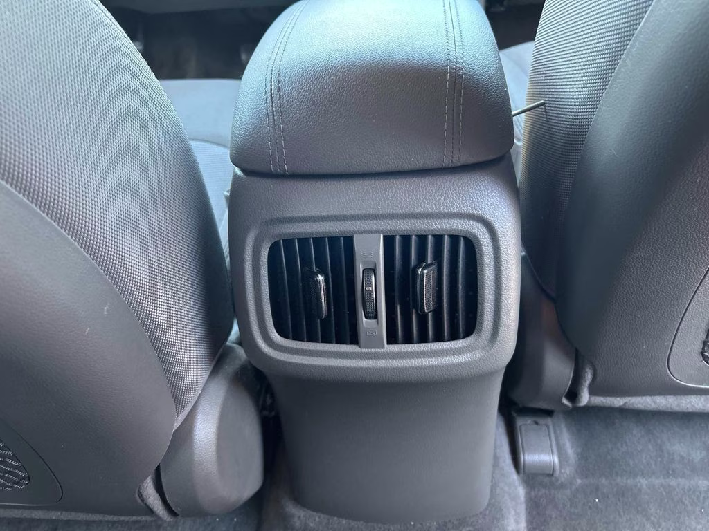 2016 Mineral Silver Kia Sportage LX AWD SUV