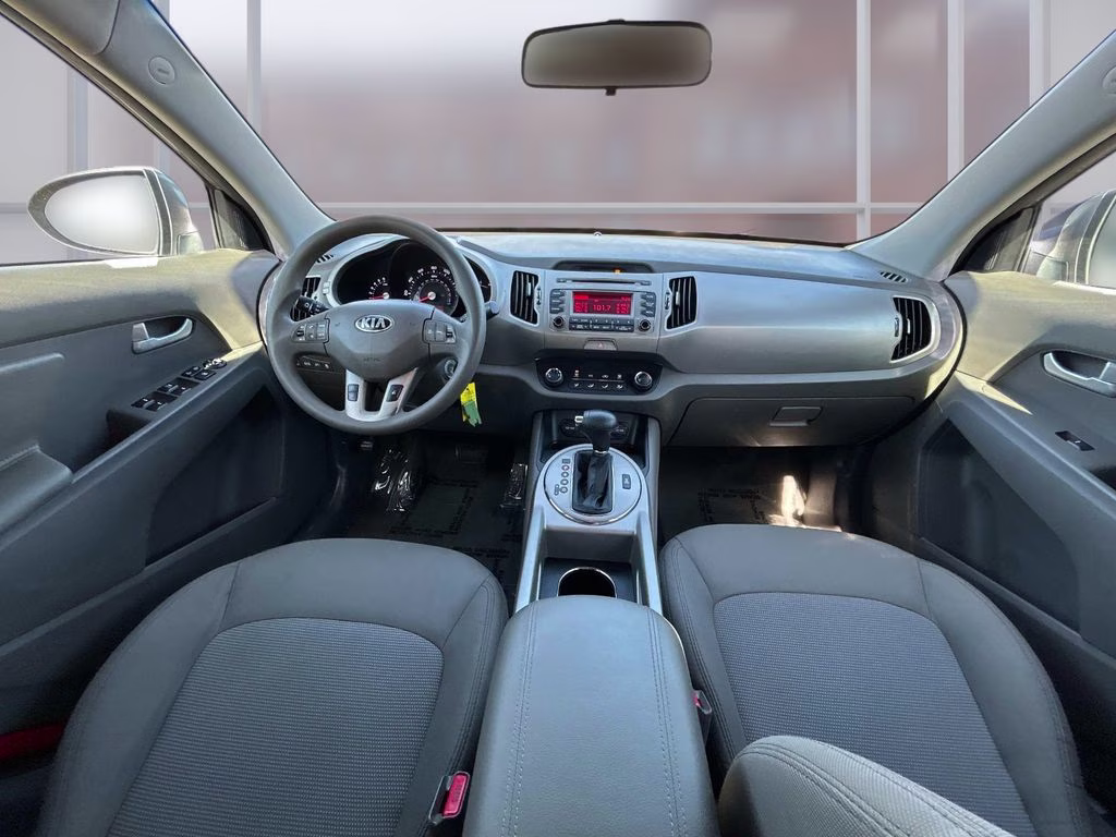 2016 Mineral Silver Kia Sportage LX AWD SUV