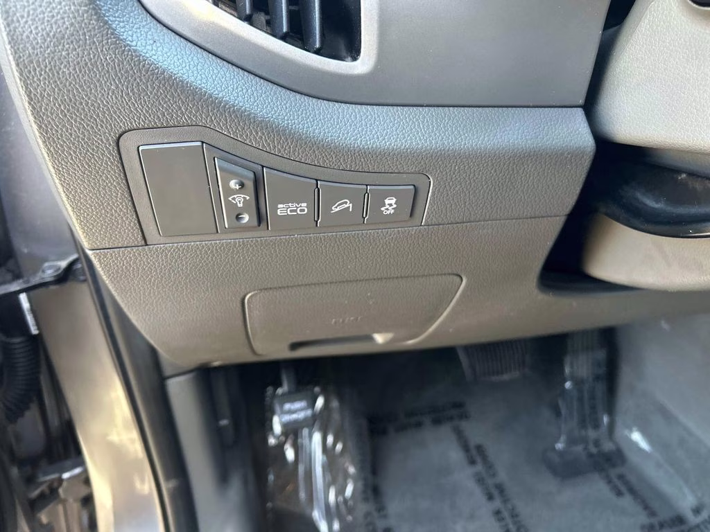 2016 Mineral Silver Kia Sportage LX AWD SUV