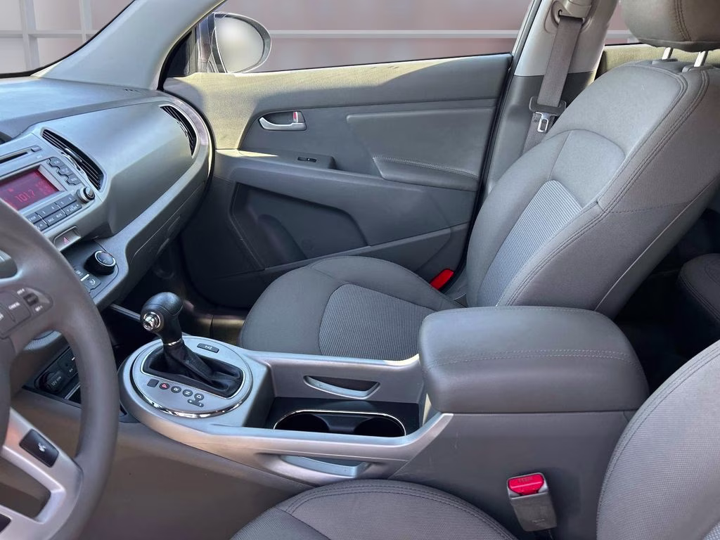 2016 Mineral Silver Kia Sportage LX AWD SUV