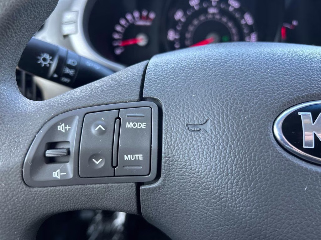2016 Mineral Silver Kia Sportage LX AWD SUV