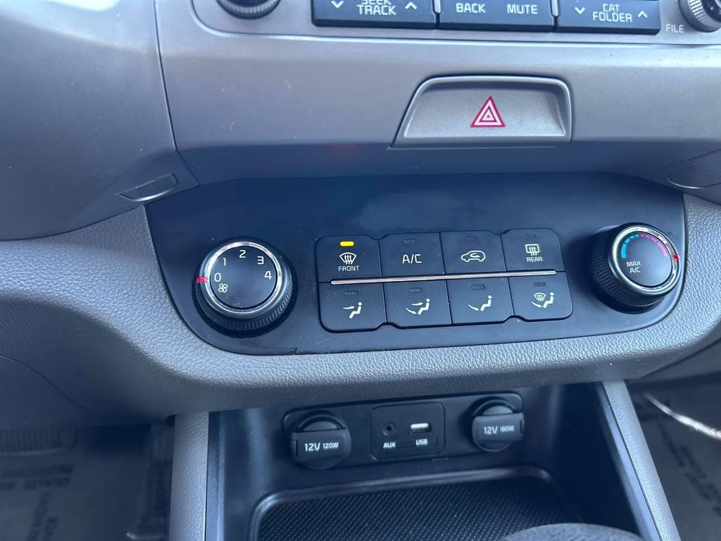 2016 Mineral Silver Kia Sportage LX AWD SUV