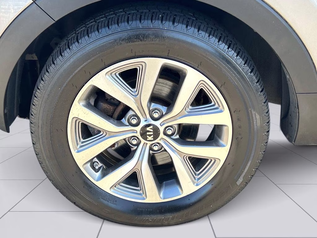 2016 Mineral Silver Kia Sportage LX AWD SUV