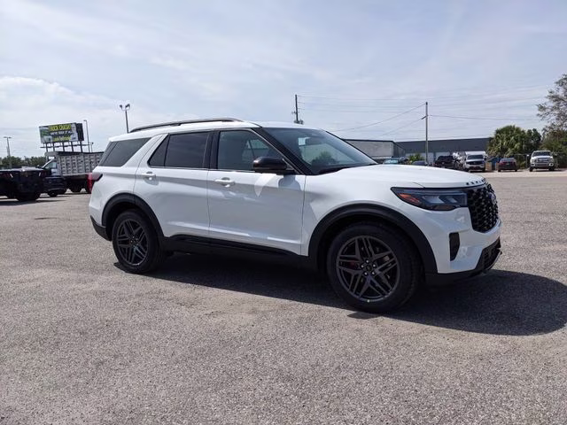 2026 Star White Metallic Tri-Coat Ford Explorer ST 4X4 SUV