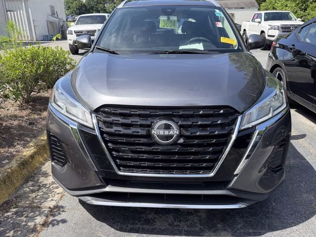 2023 Gun Metallic Nissan Kicks SV FWD SUV
