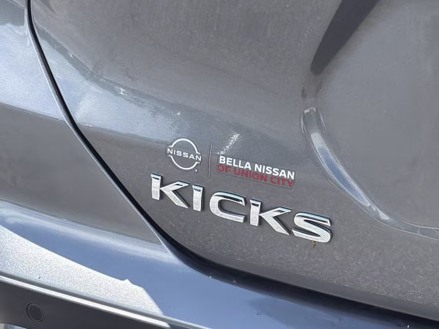 2023 Gun Metallic Nissan Kicks SV FWD SUV