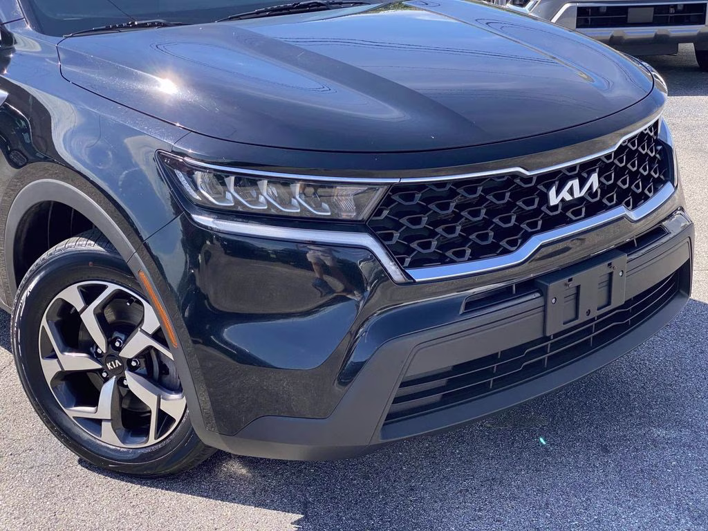 2022 Ebony Black Kia Sorento LX FWD SUV