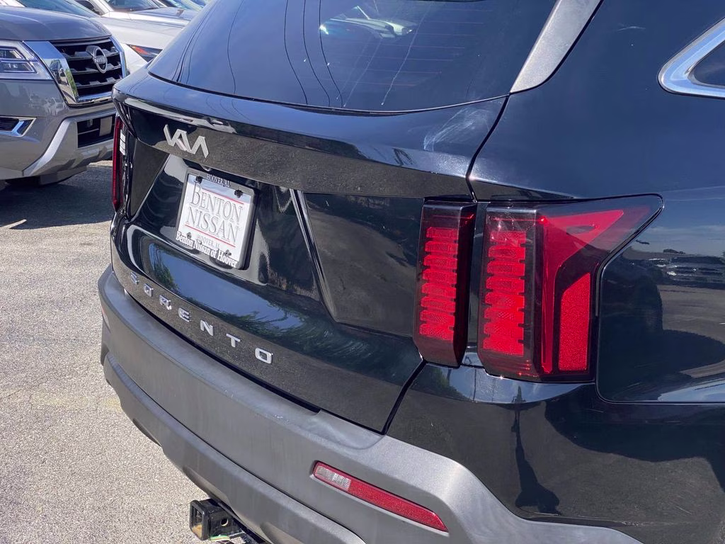 2022 Ebony Black Kia Sorento LX FWD SUV